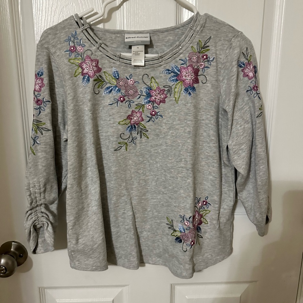 Alfred Dunner Light Gray Embroidered Floral Sweatshirt